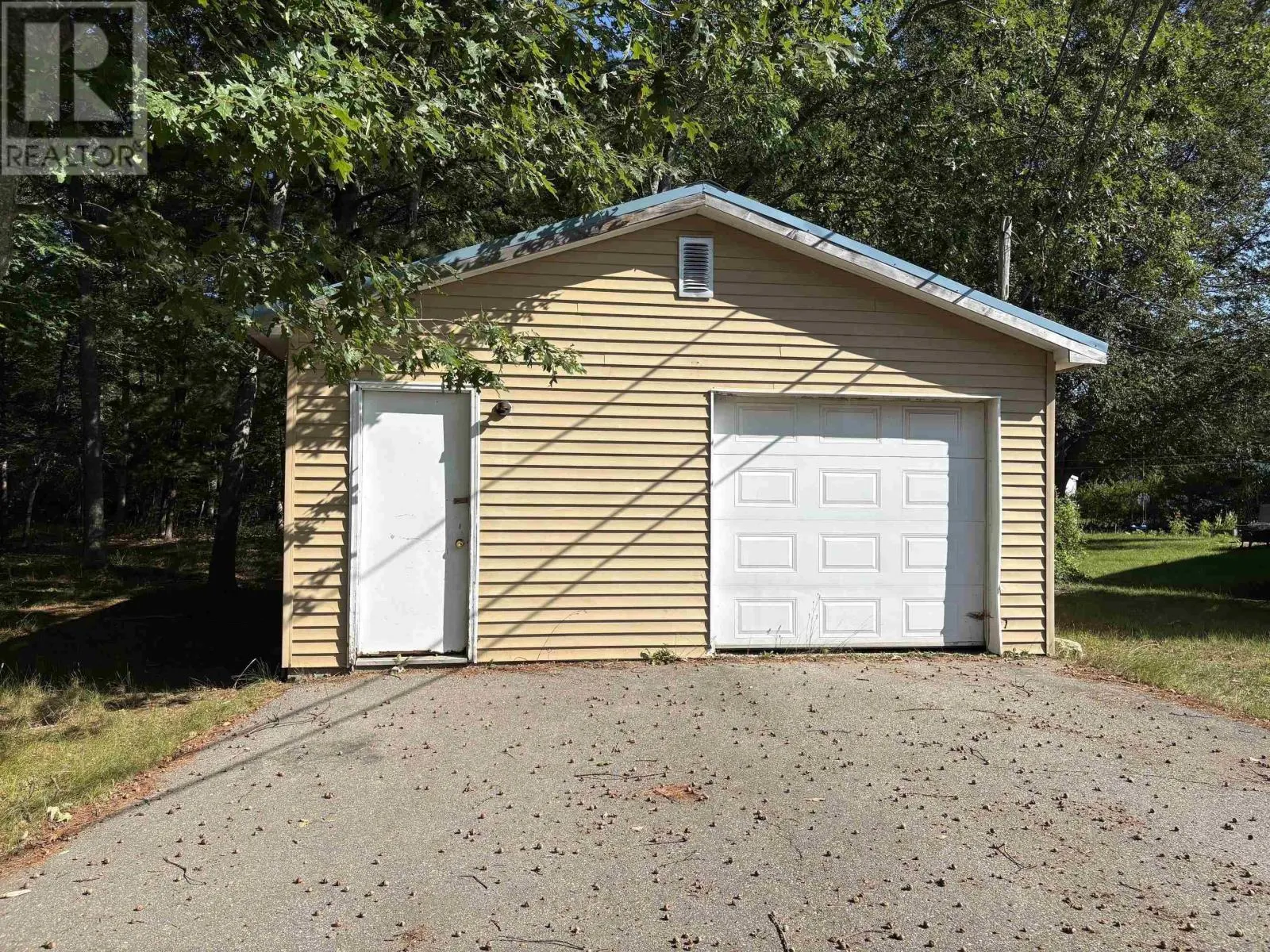 1 Pinecrest Drive
