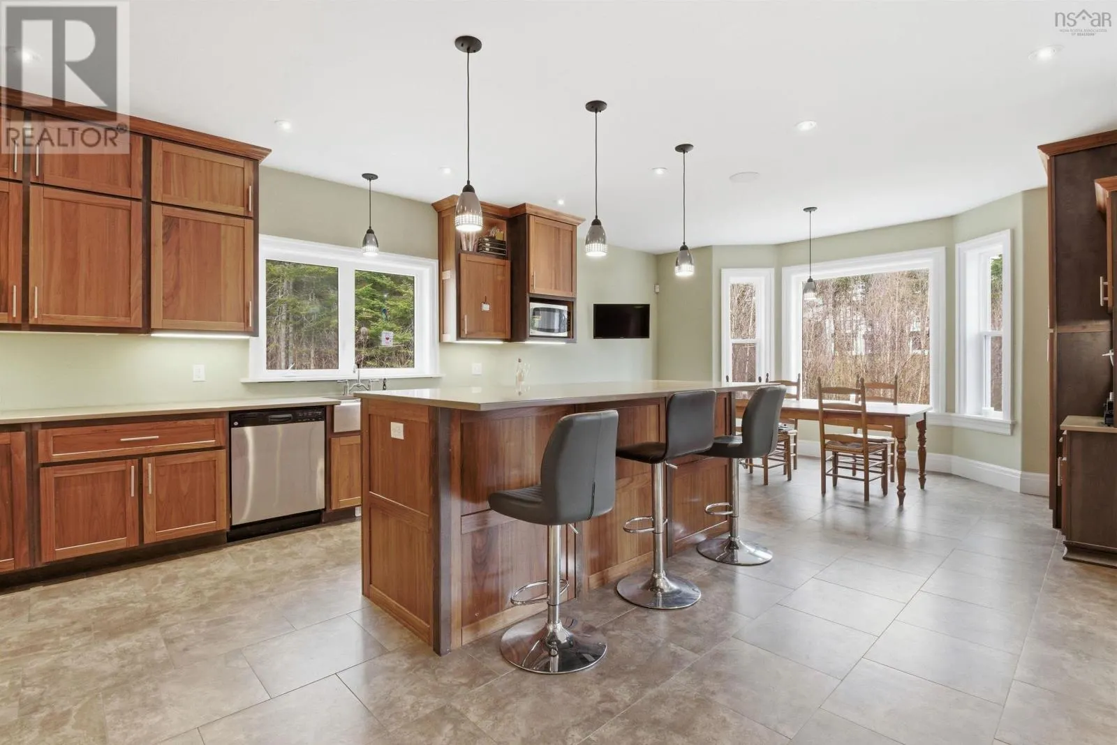 695 Sandwick Drive