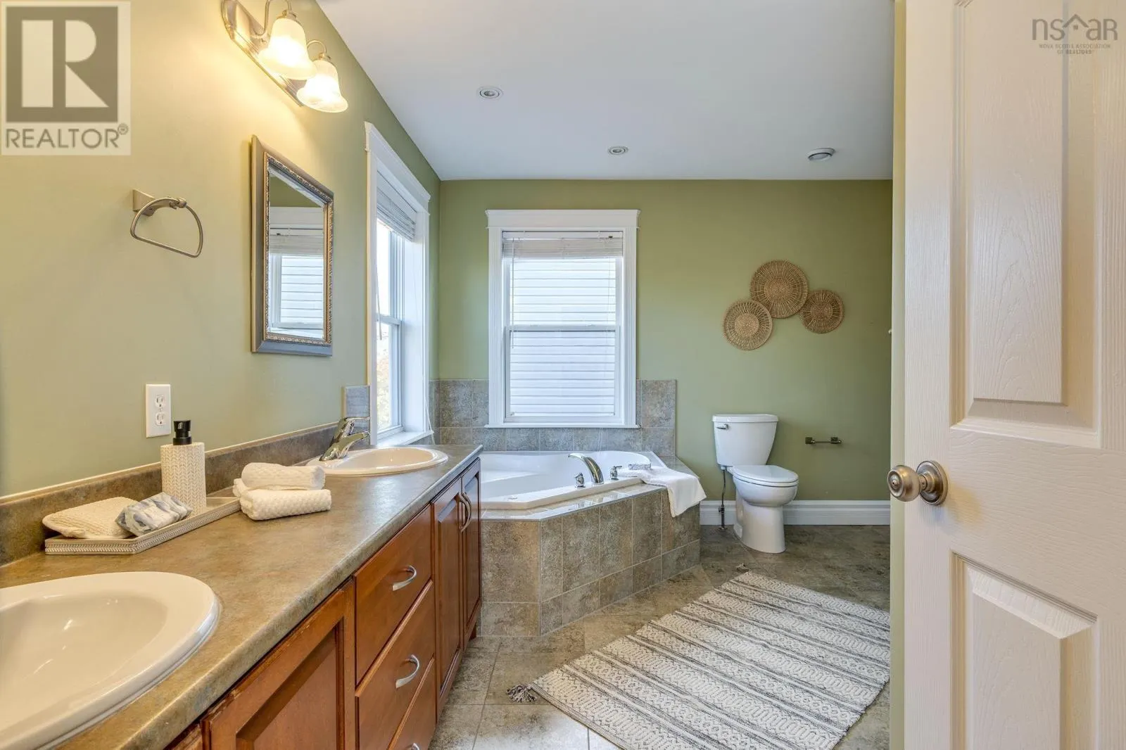 153 Ravines Drive