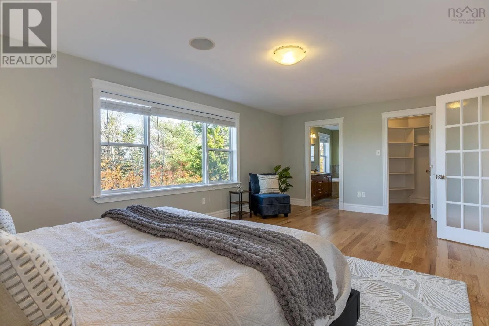 153 Ravines Drive