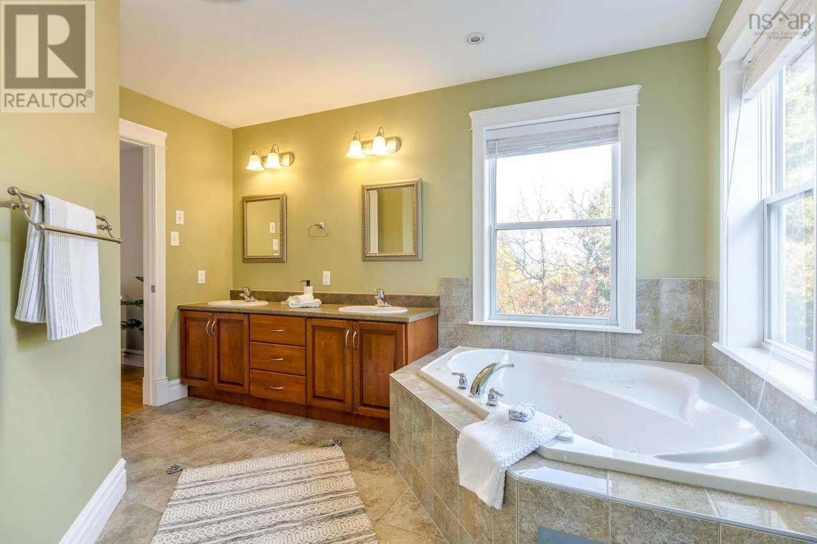 153 Ravines Drive