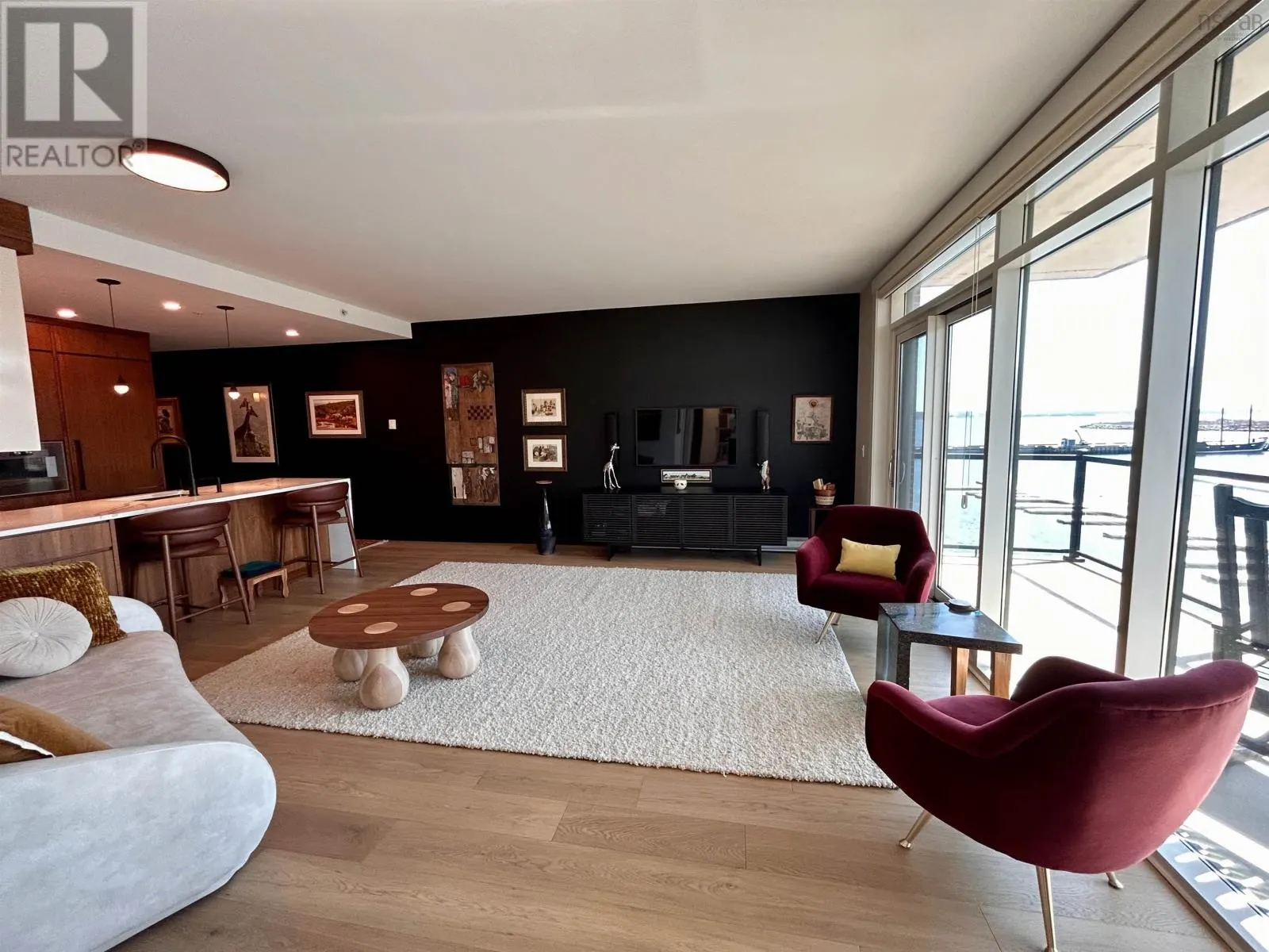 304 220 Waterfront Drive