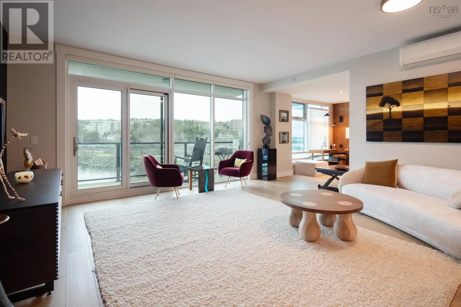 304 220 Waterfront Drive