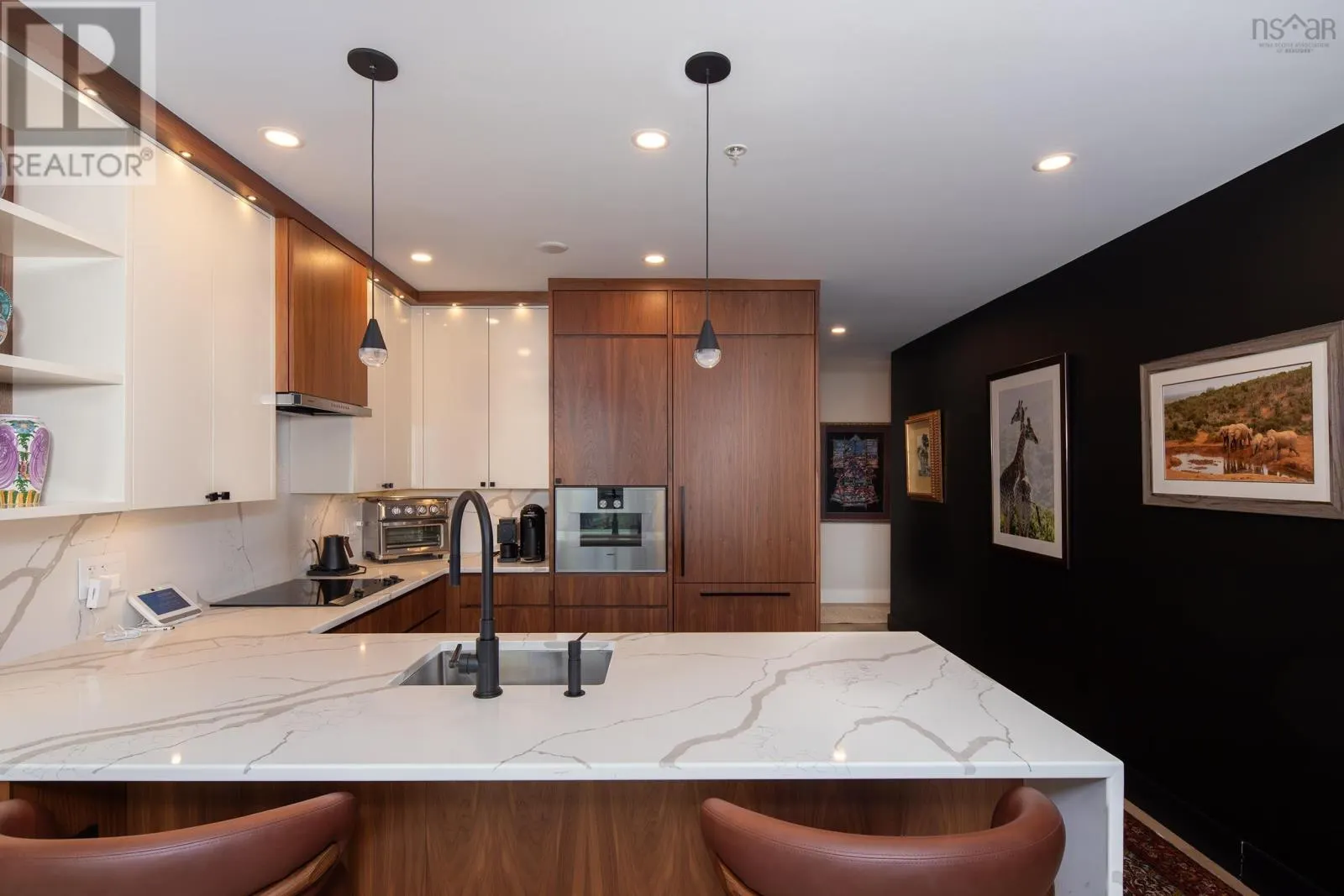 304 220 Waterfront Drive