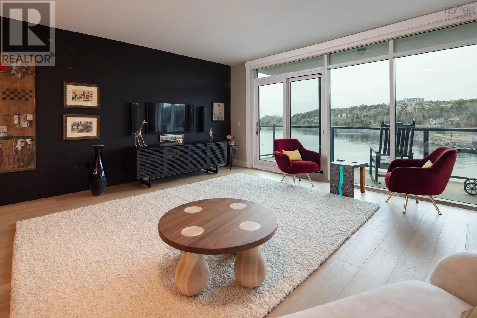 304 220 Waterfront Drive