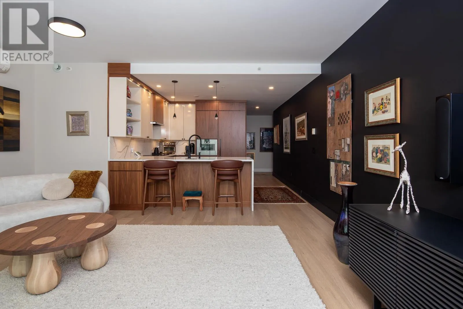 304 220 Waterfront Drive
