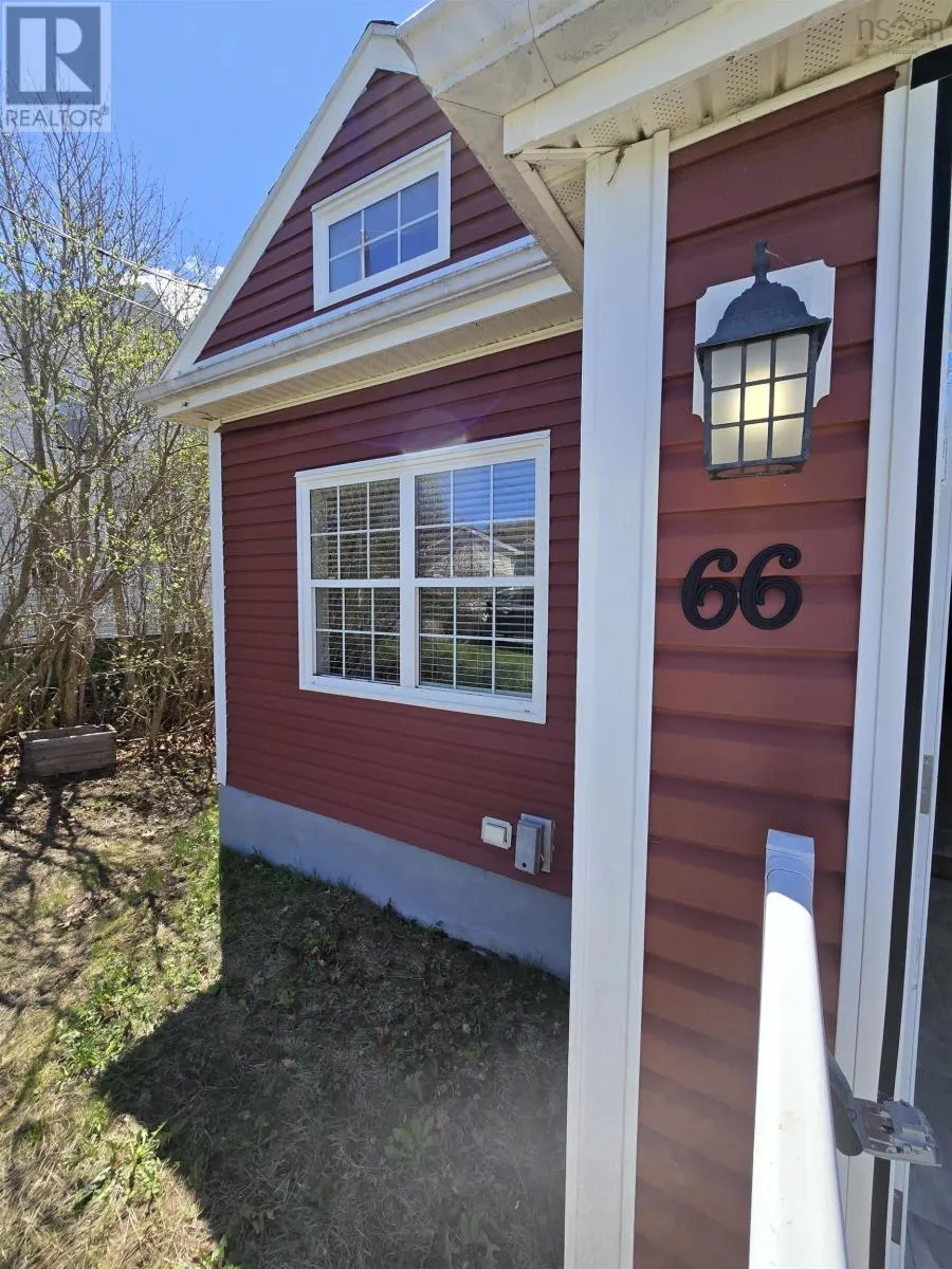 66 Oak Street