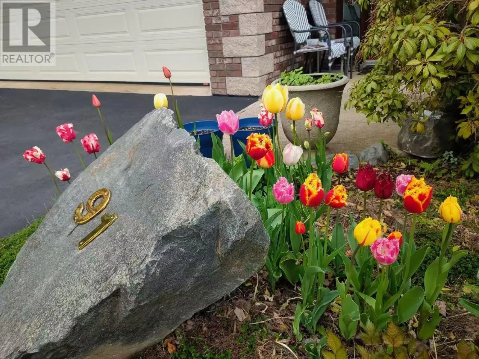 91 Ridgevale Drive