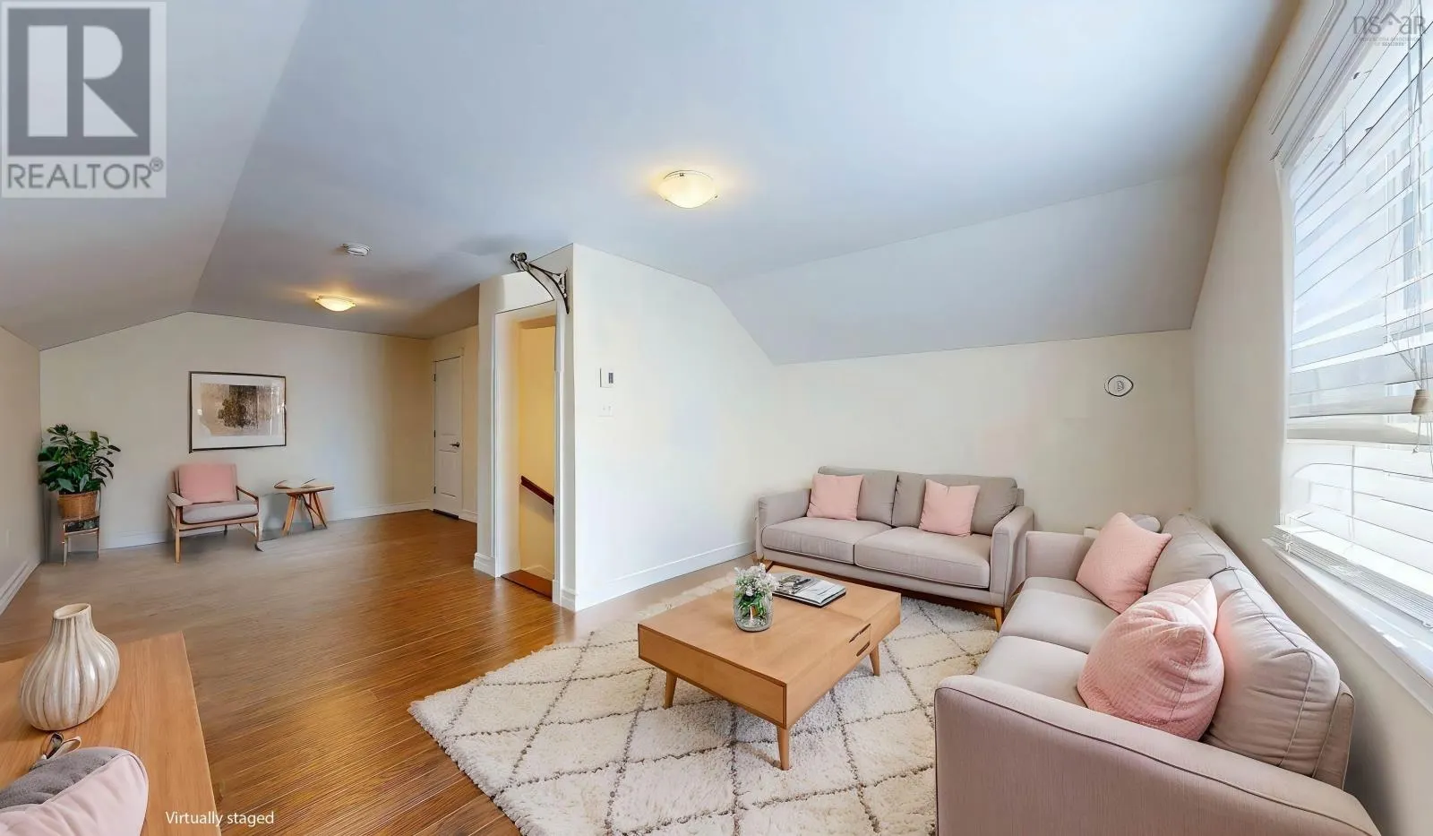 14 Roundhouse Drive
