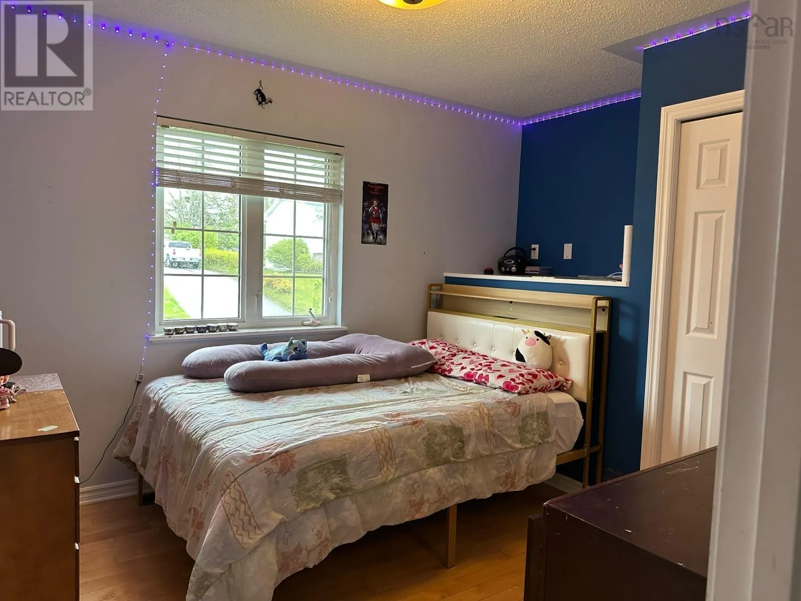 12 Gillis Way
