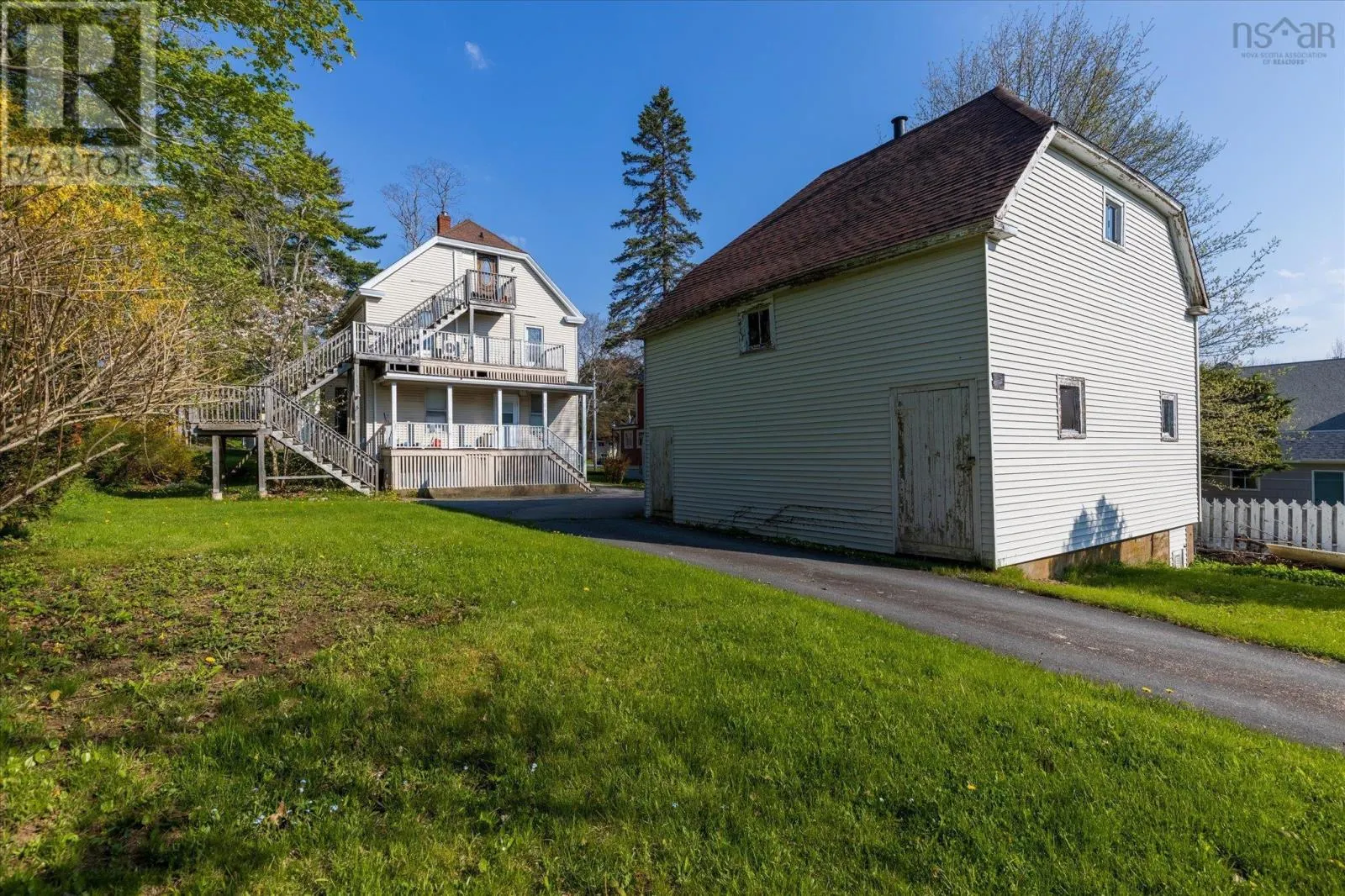 99 Dufferin Street