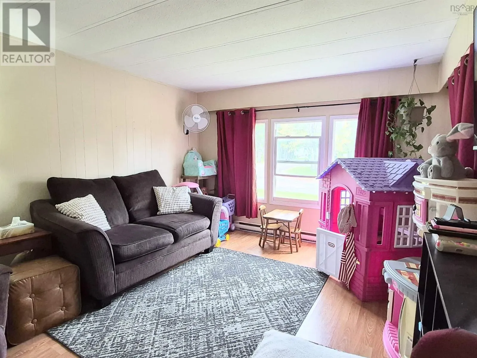 10 Bayview Drive