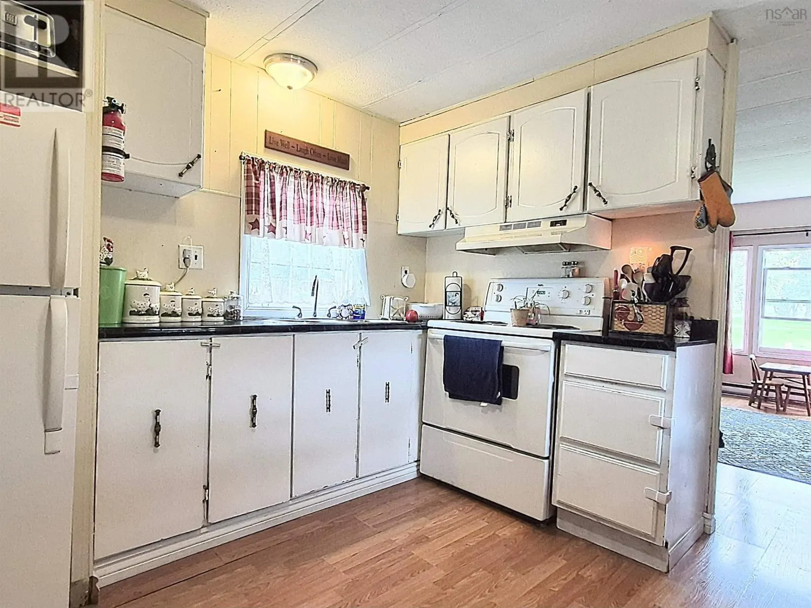 10 Bayview Drive