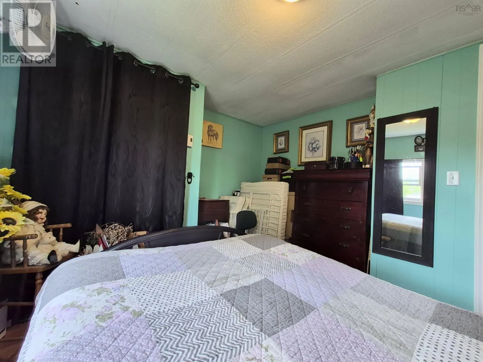 10 Bayview Drive