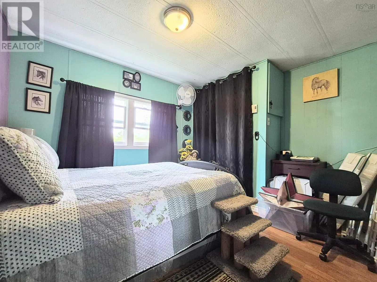 10 Bayview Drive
