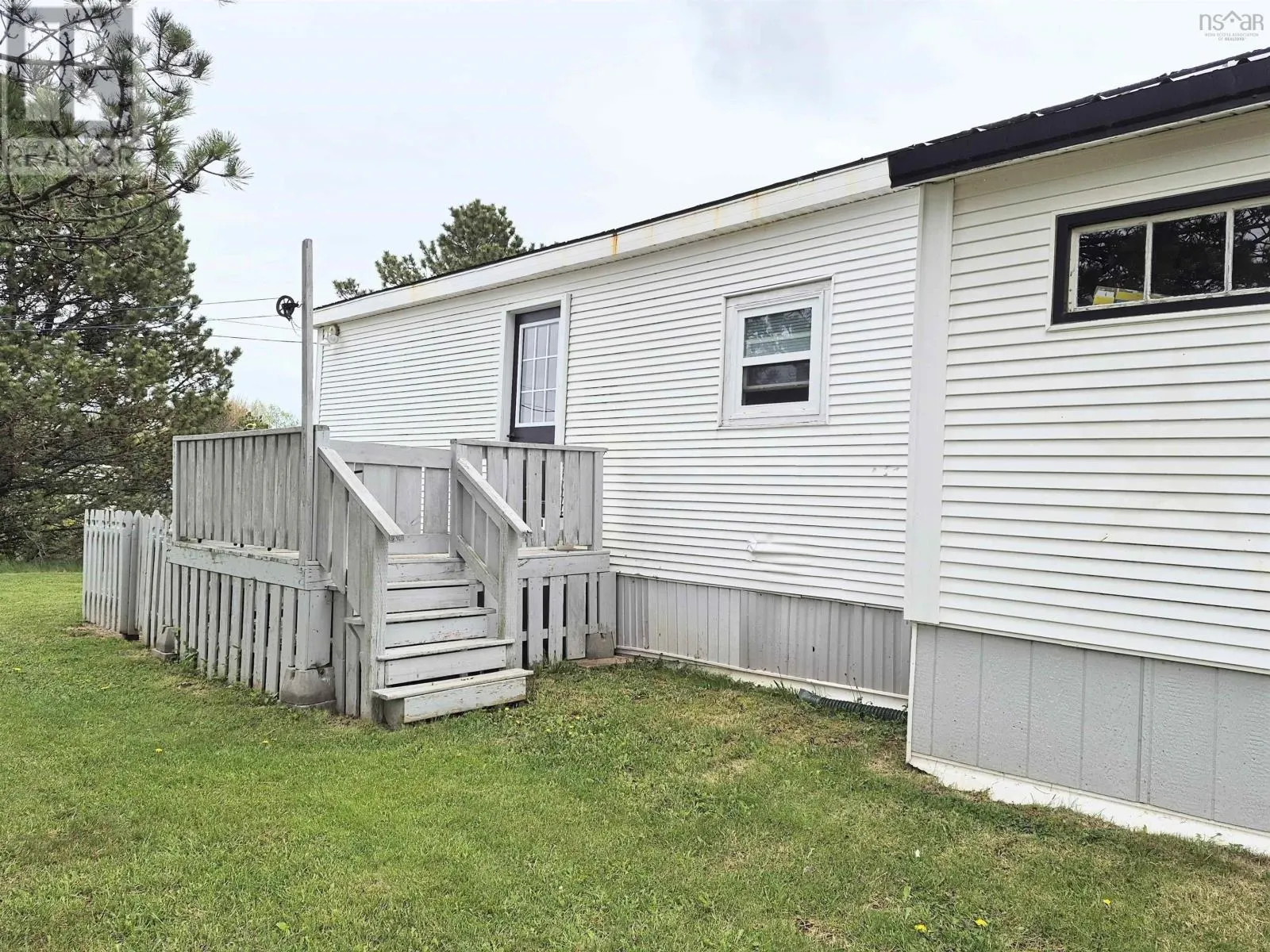 10 Bayview Drive
