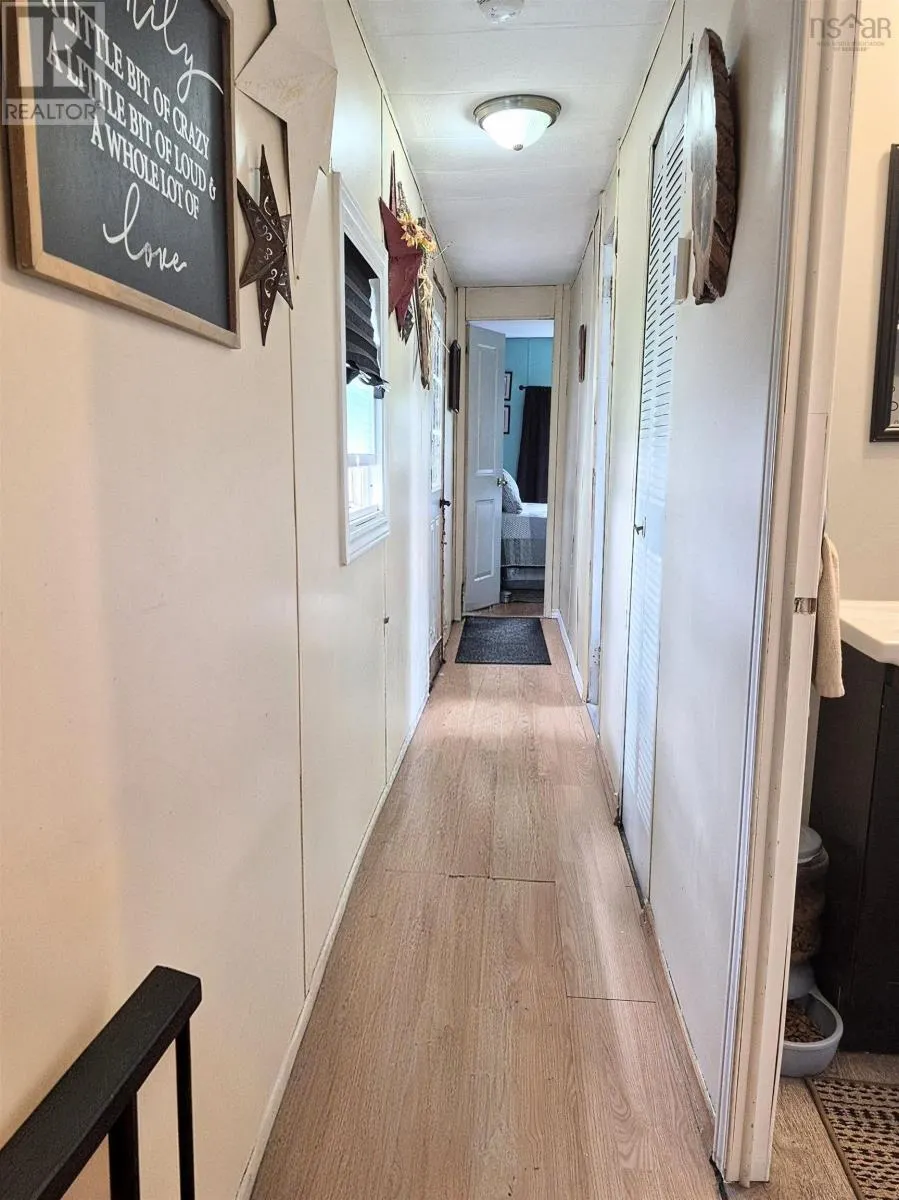 10 Bayview Drive