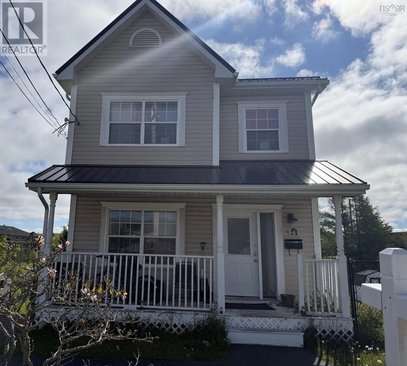 431 YOUNG Street