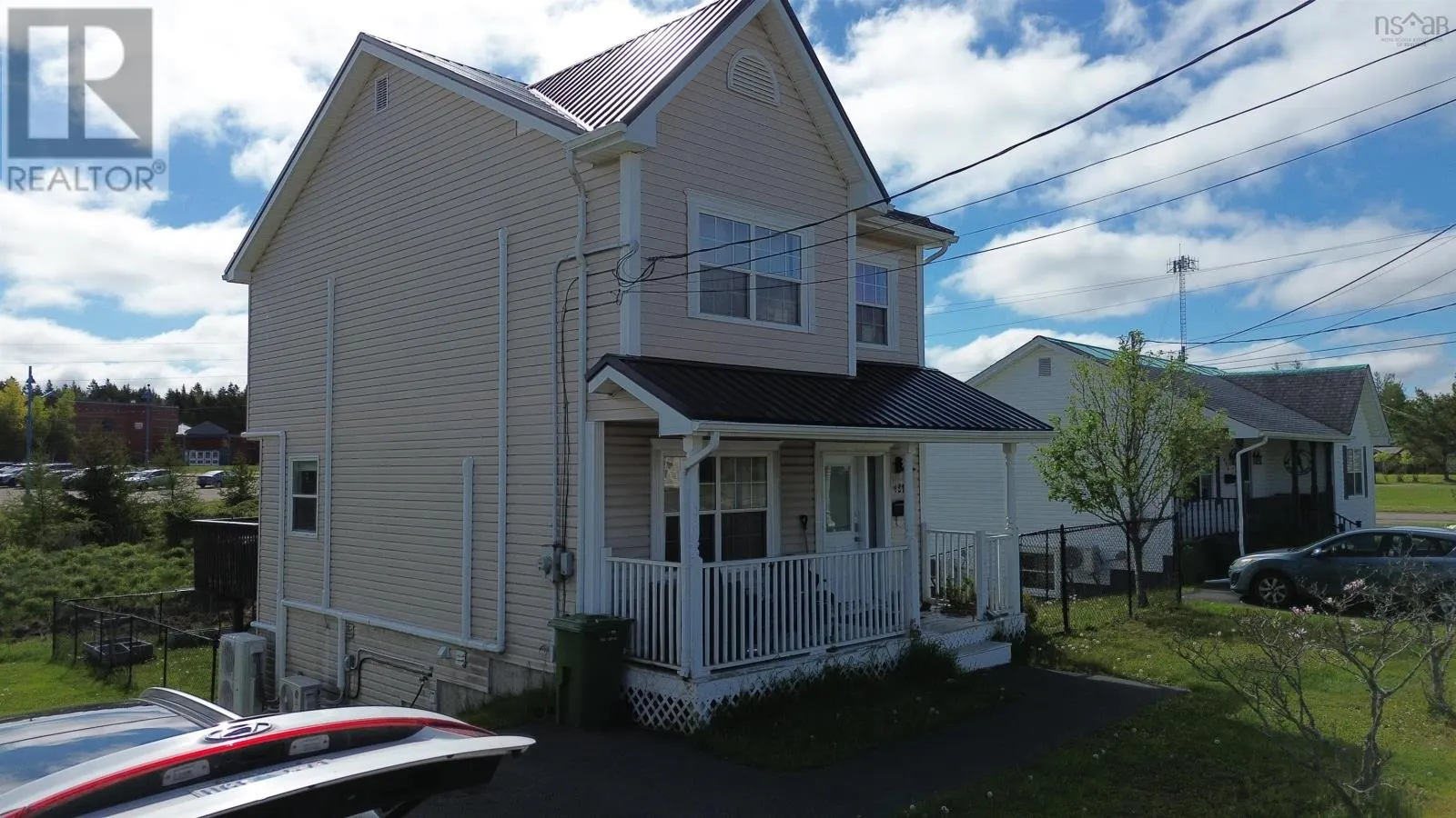 431 YOUNG Street