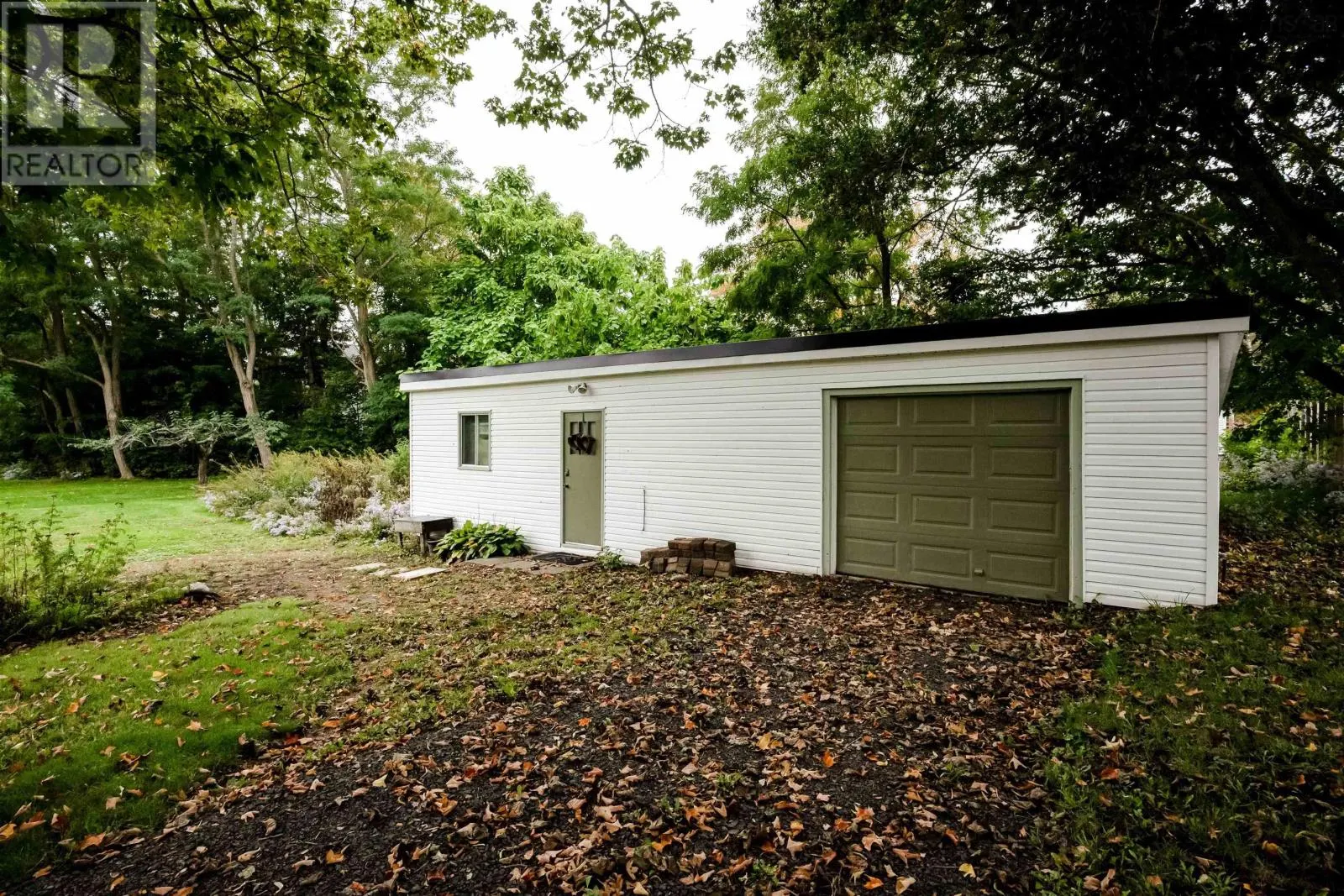 10 Connaught Ave Avenue