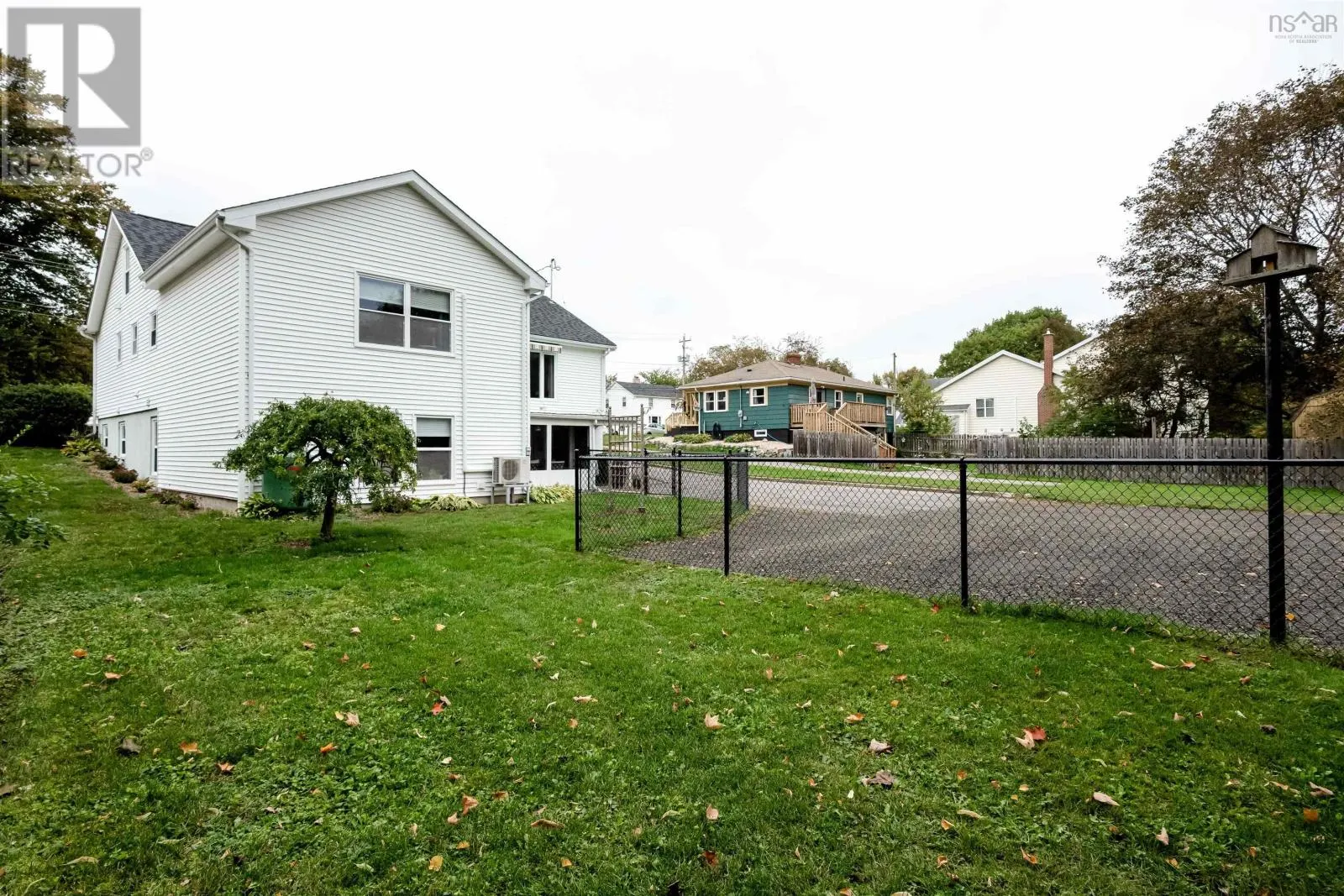 10 Connaught Ave Avenue