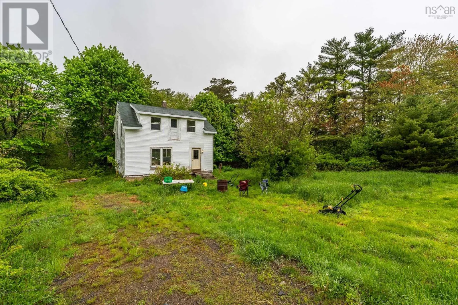 9596 Highway 8