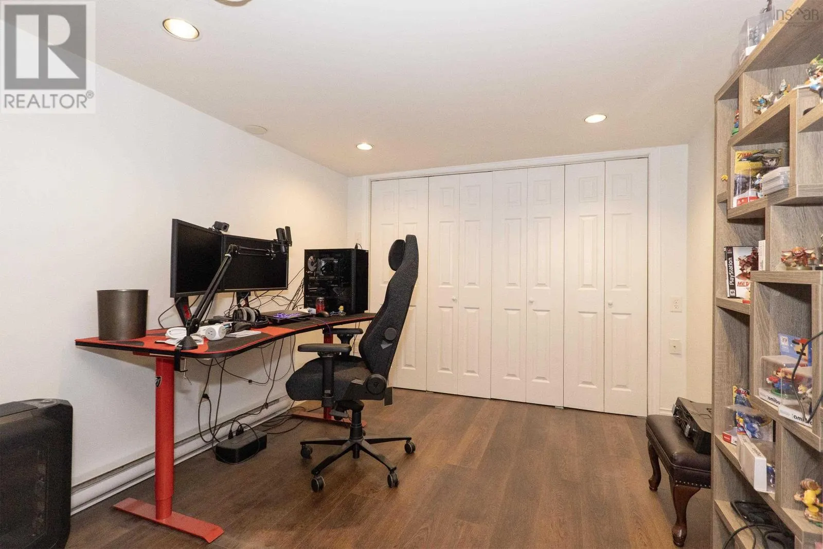 2 Lamy Street