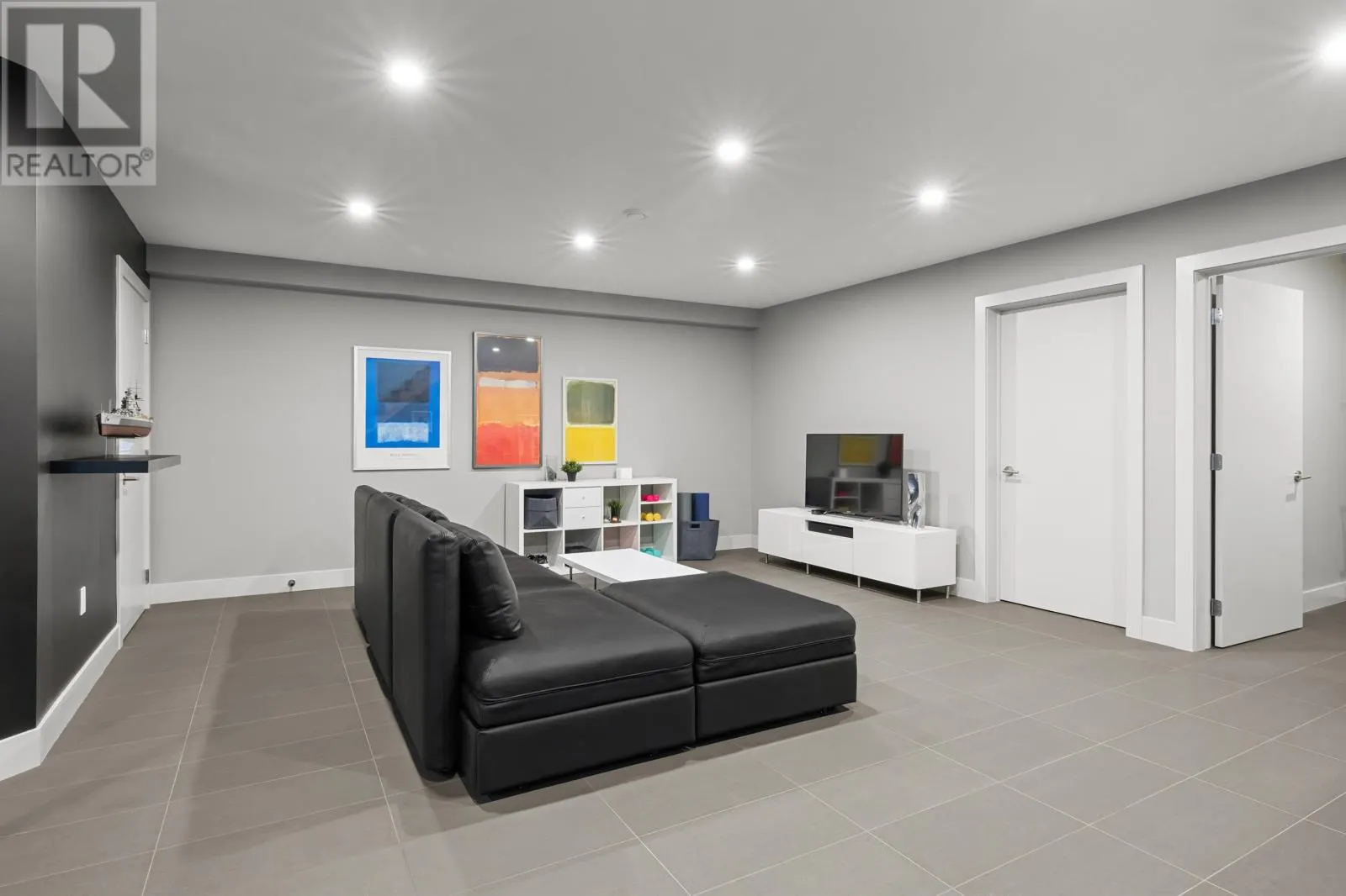 61 Battery Crescent
