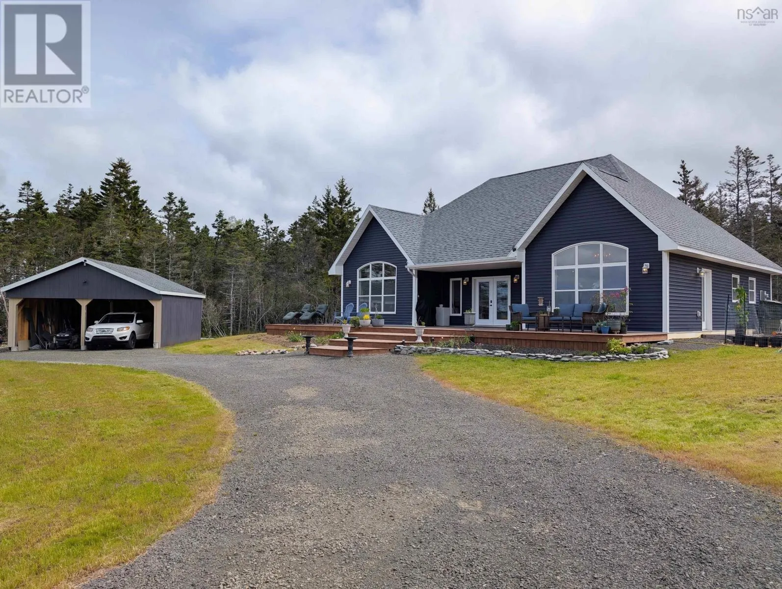 684 Riverside Road