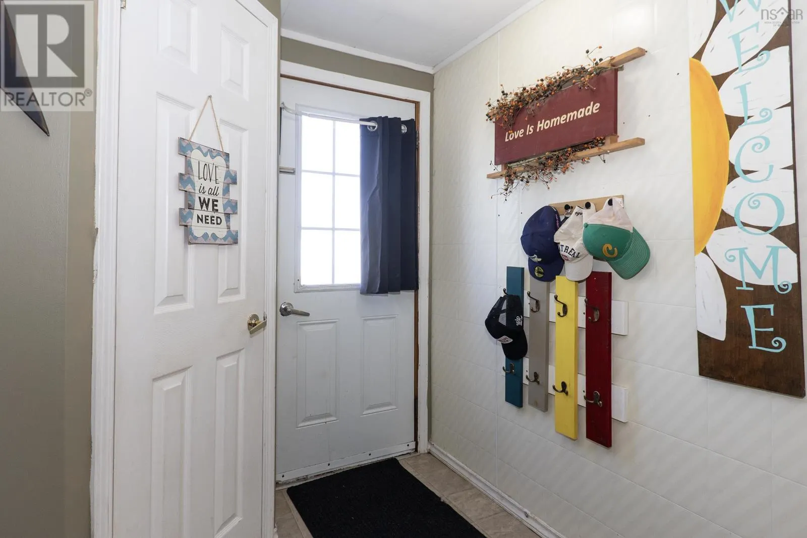 16 Lorne Crescent
