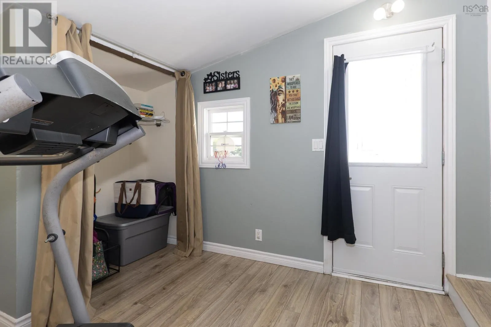 16 Lorne Crescent