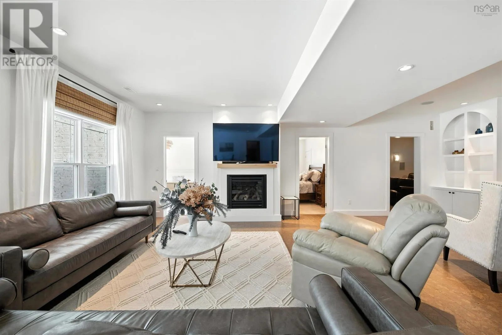 261 Aberdeen Drive