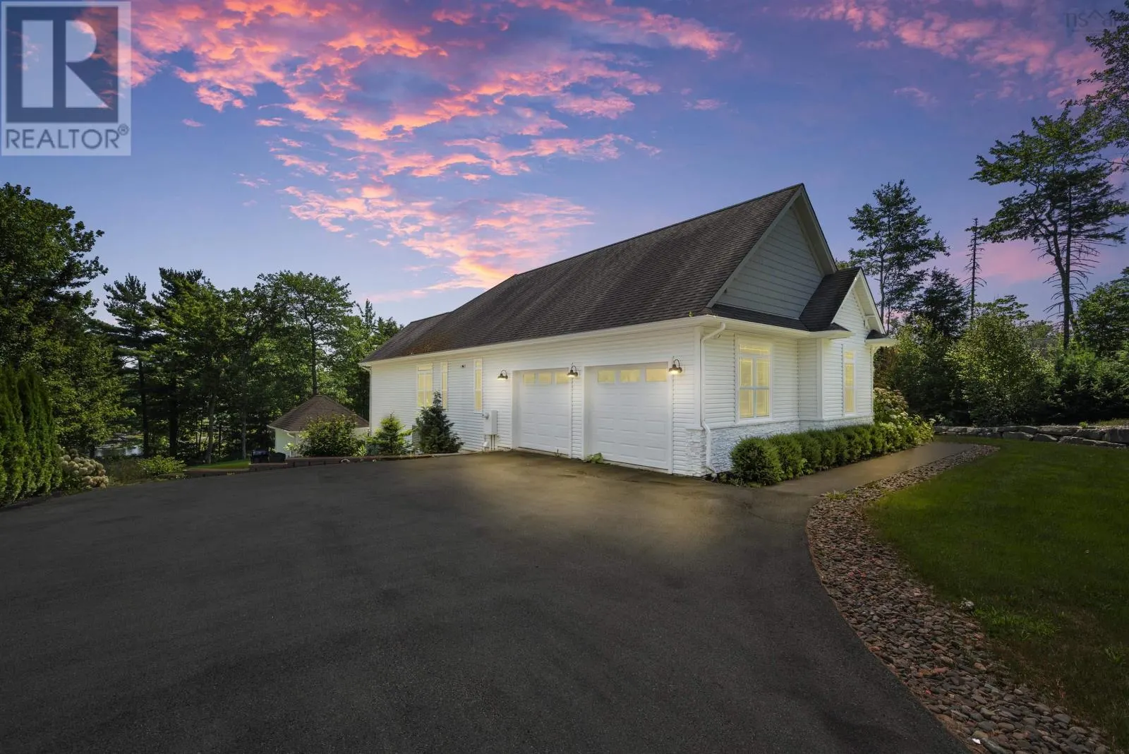 261 Aberdeen Drive