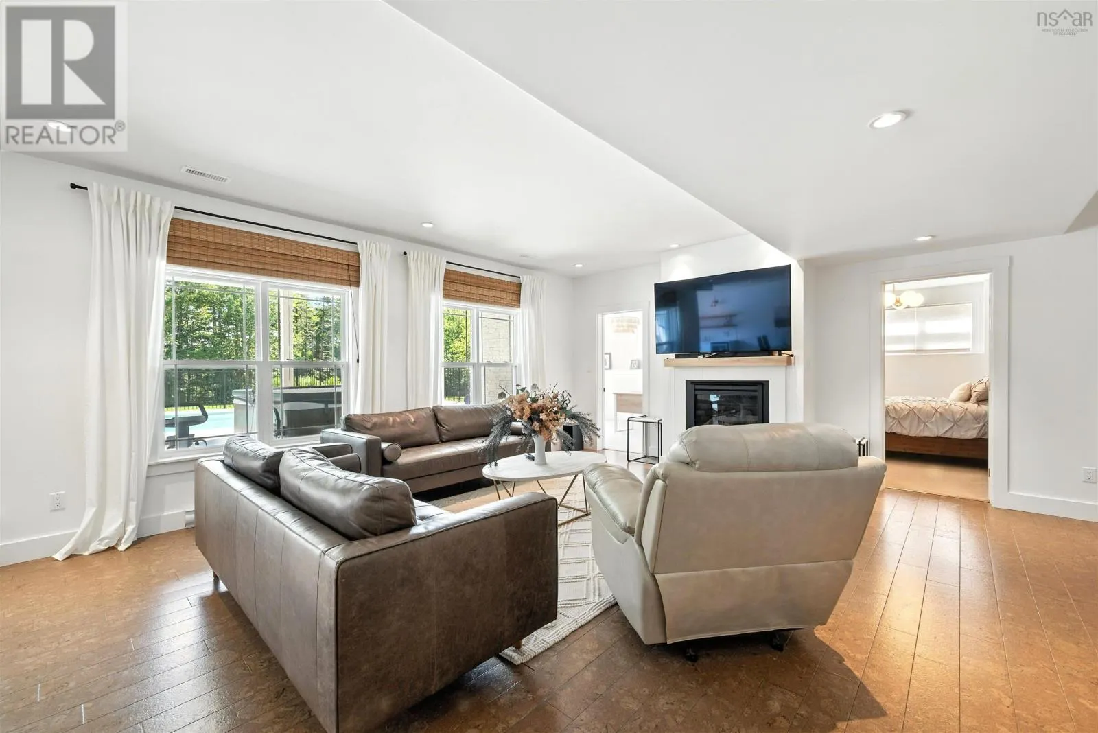 261 Aberdeen Drive
