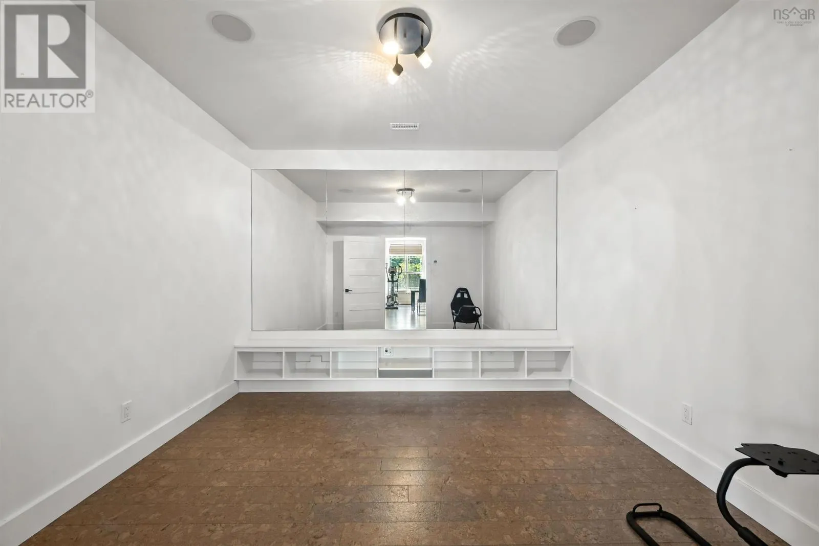 261 Aberdeen Drive