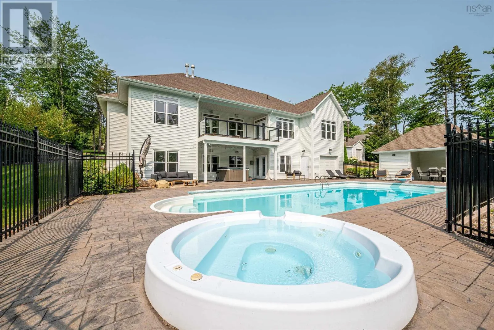 261 Aberdeen Drive
