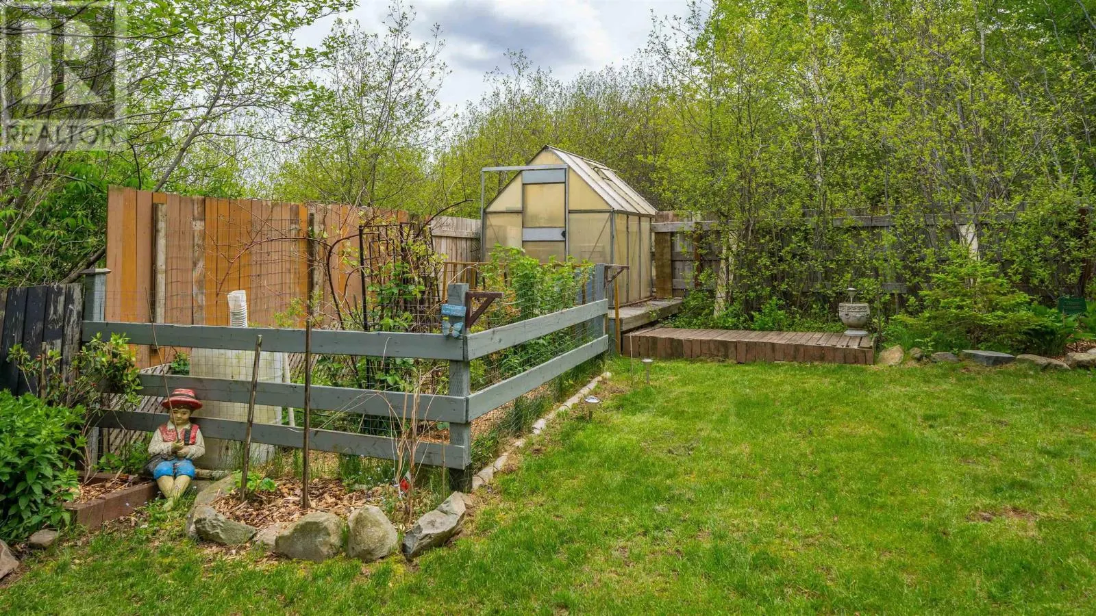 65 Lakehill Drive