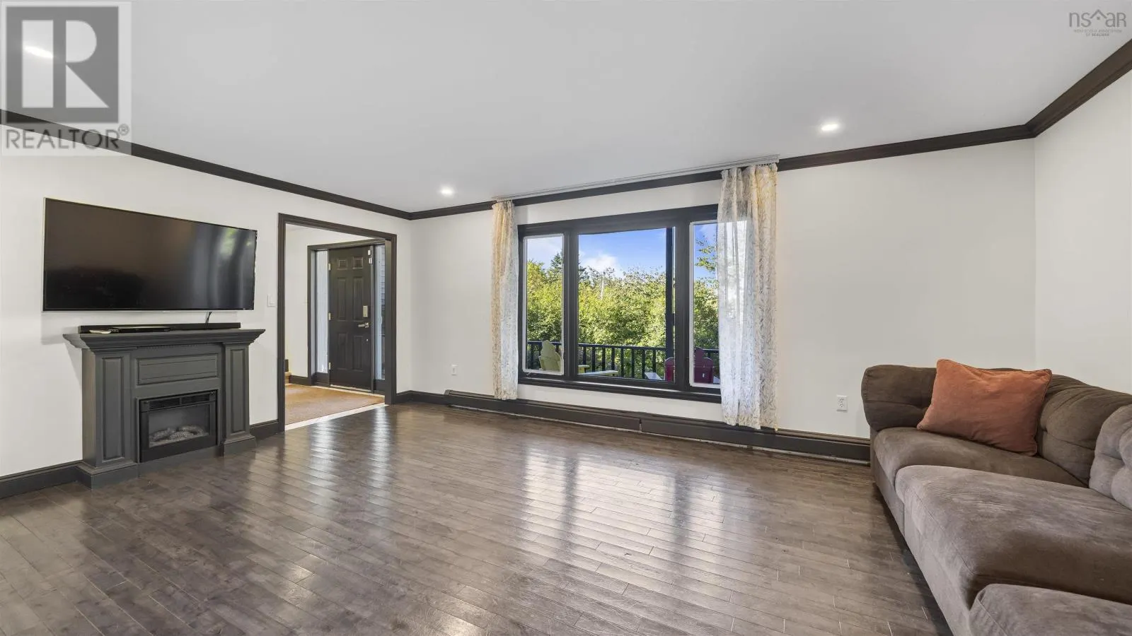 65 Lakehill Drive