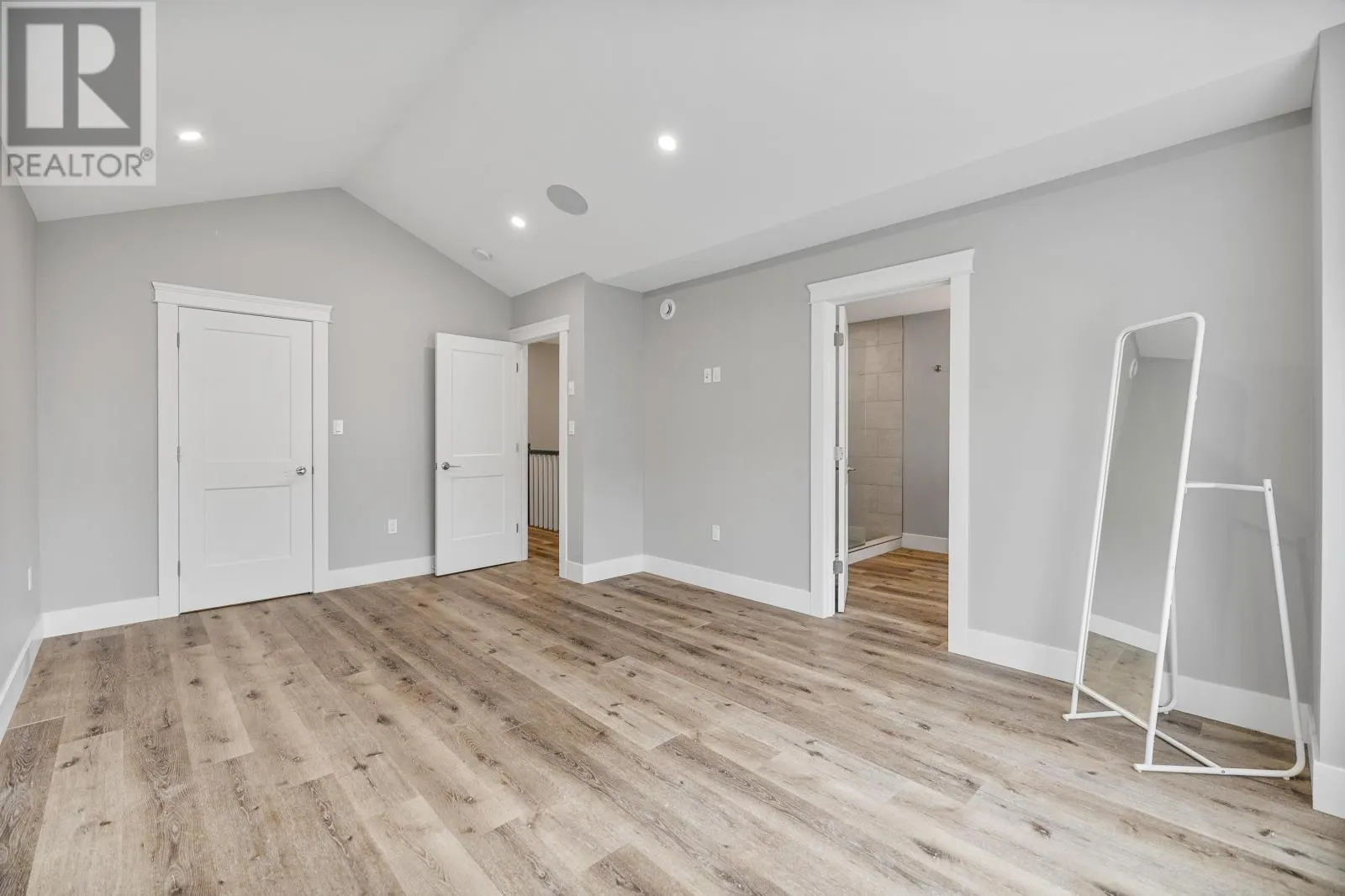 5 12 Harold Court