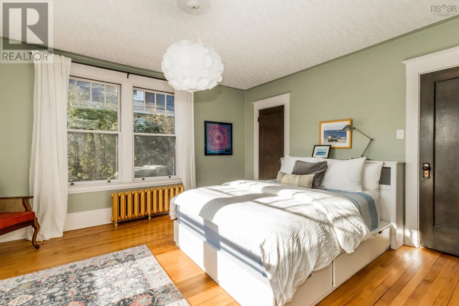 12 Linden Avenue
