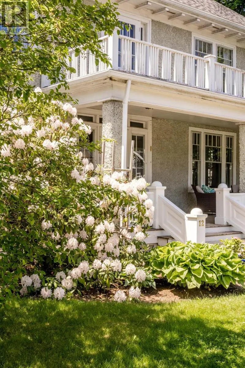 12 Linden Avenue