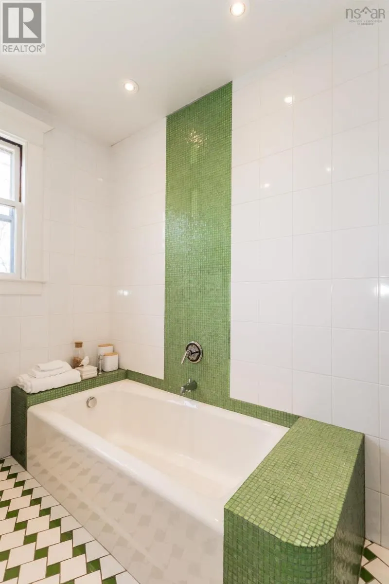 12 Linden Avenue