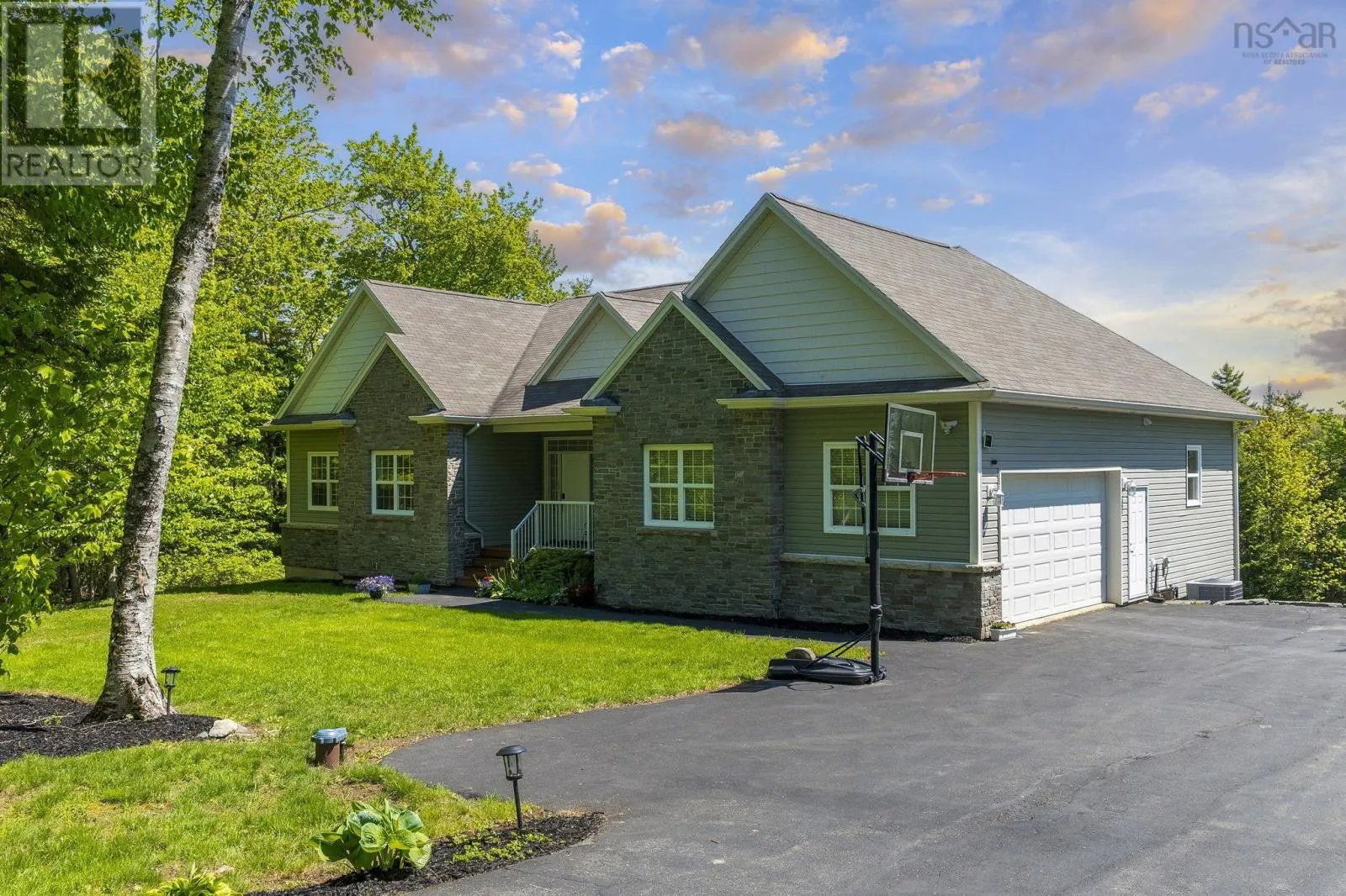 293 Aberdeen Drive