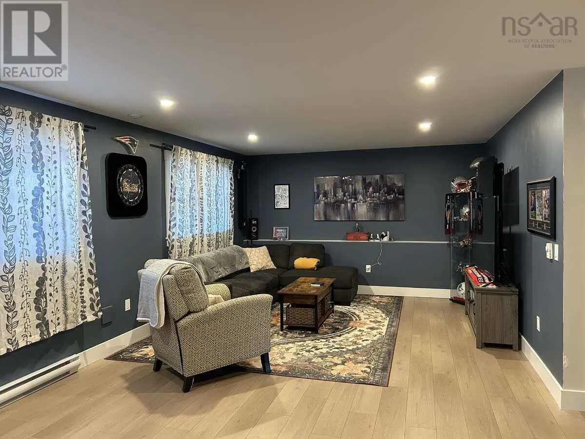 35 Hummingbird Lane
