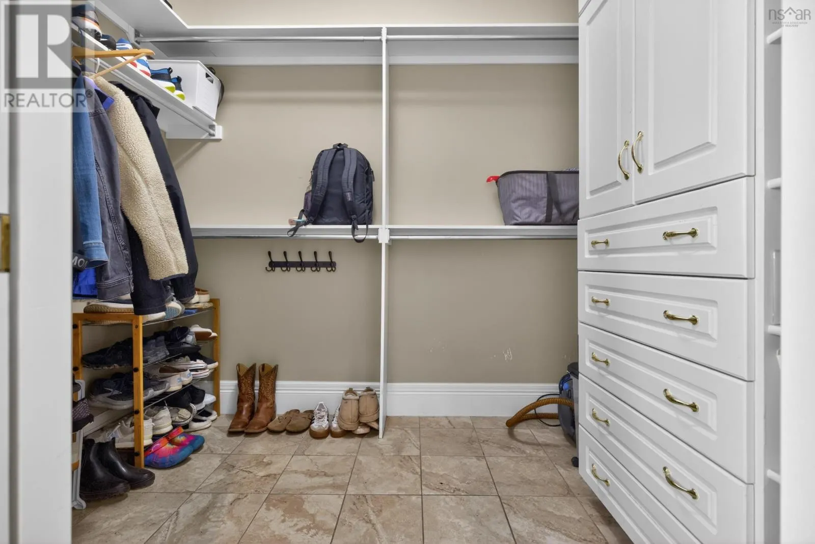 46 Smith Avenue