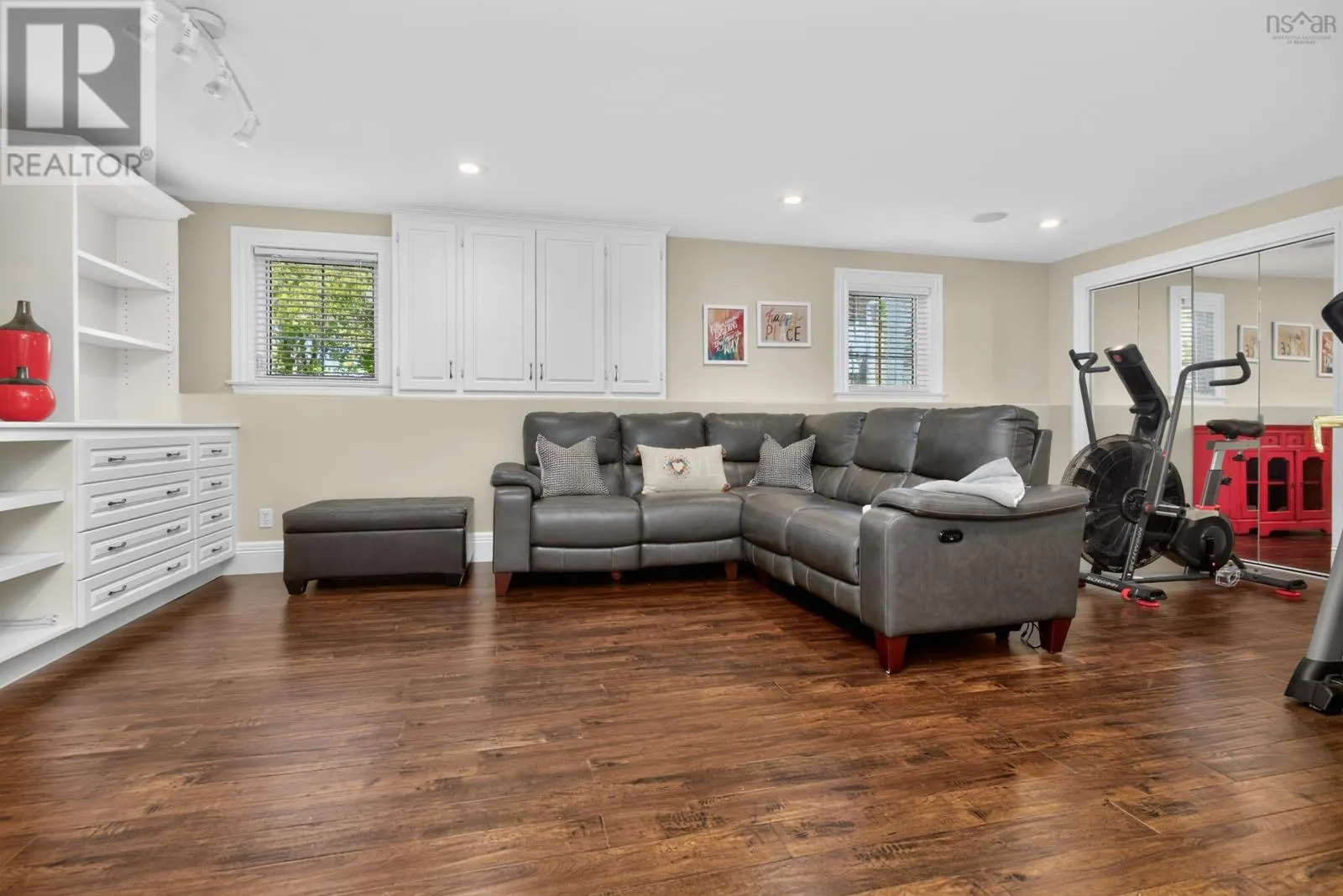 46 Smith Avenue