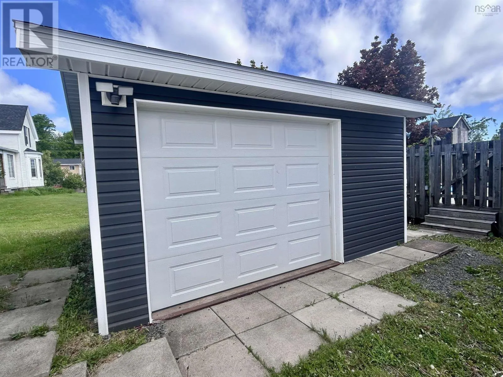 102 North Foord Street