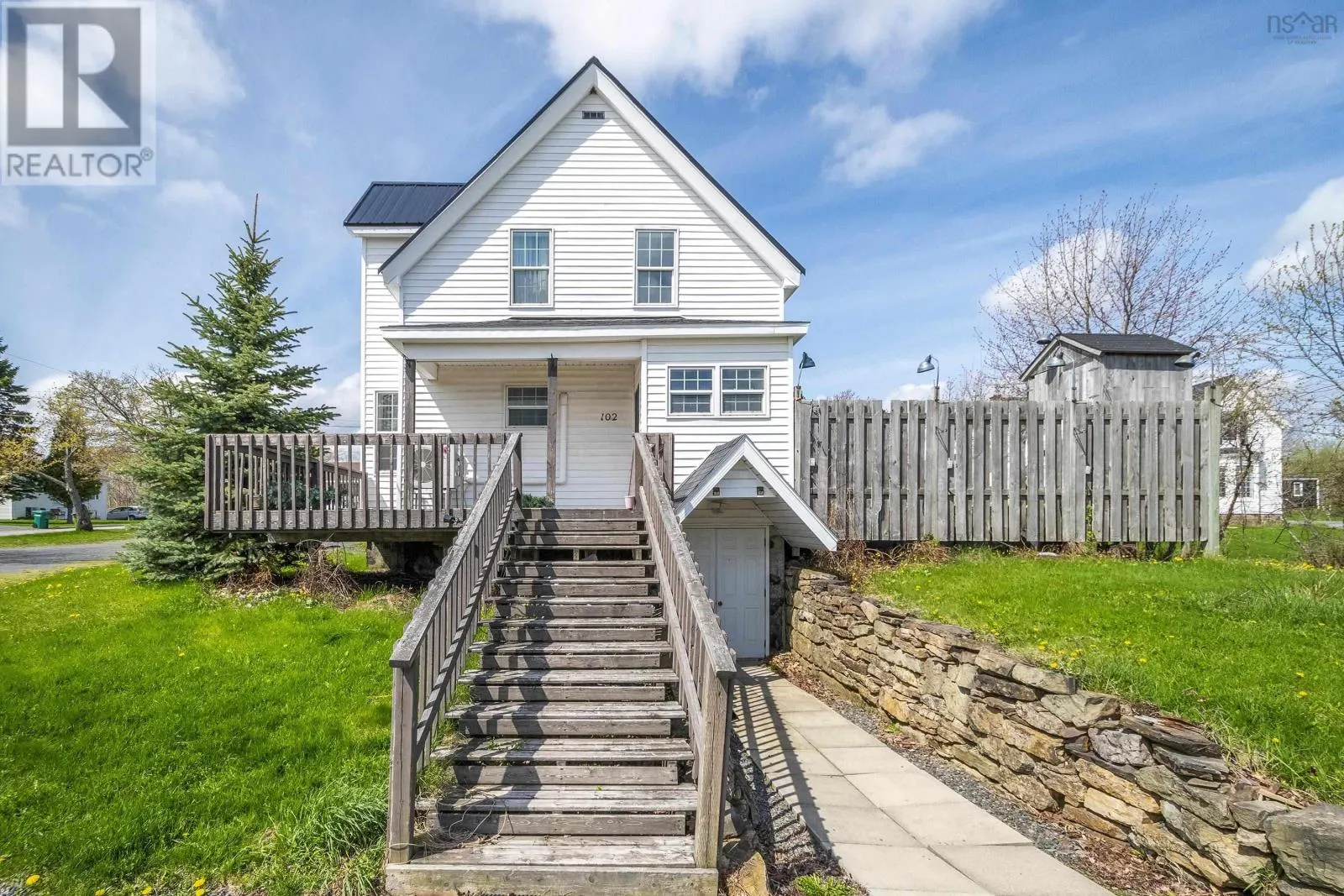 102 North Foord Street