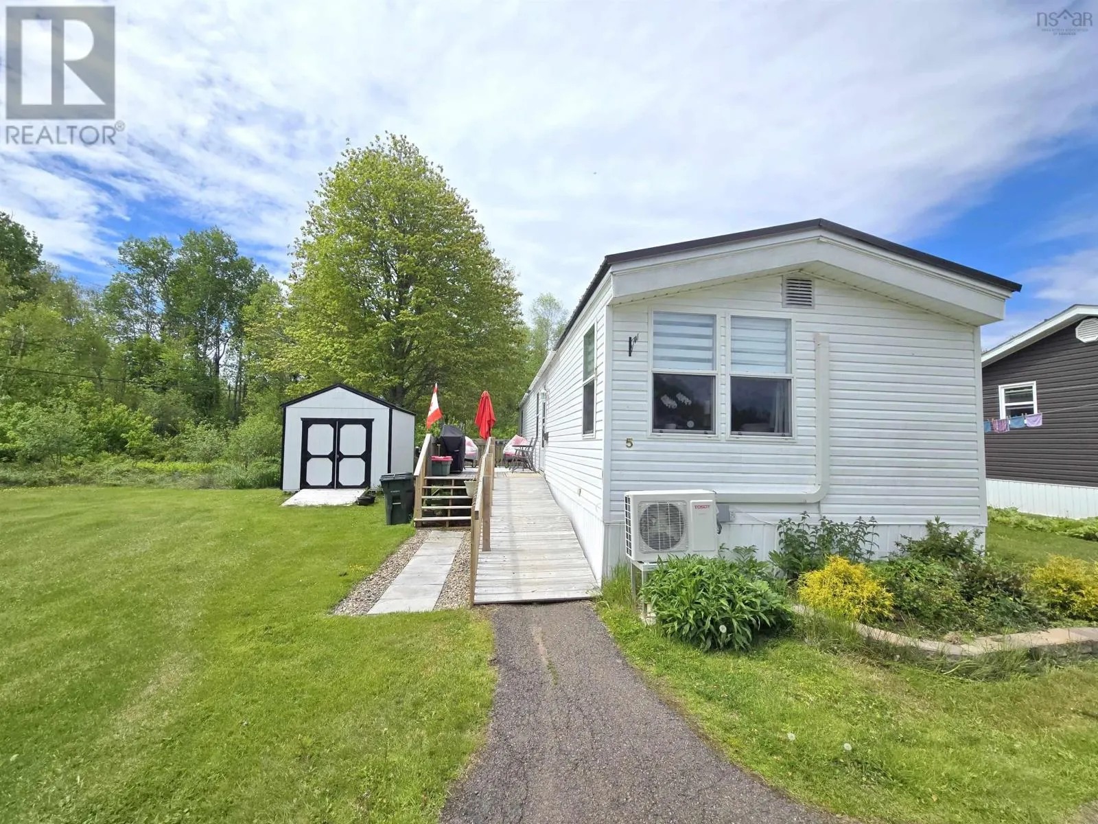 5 Birch Court