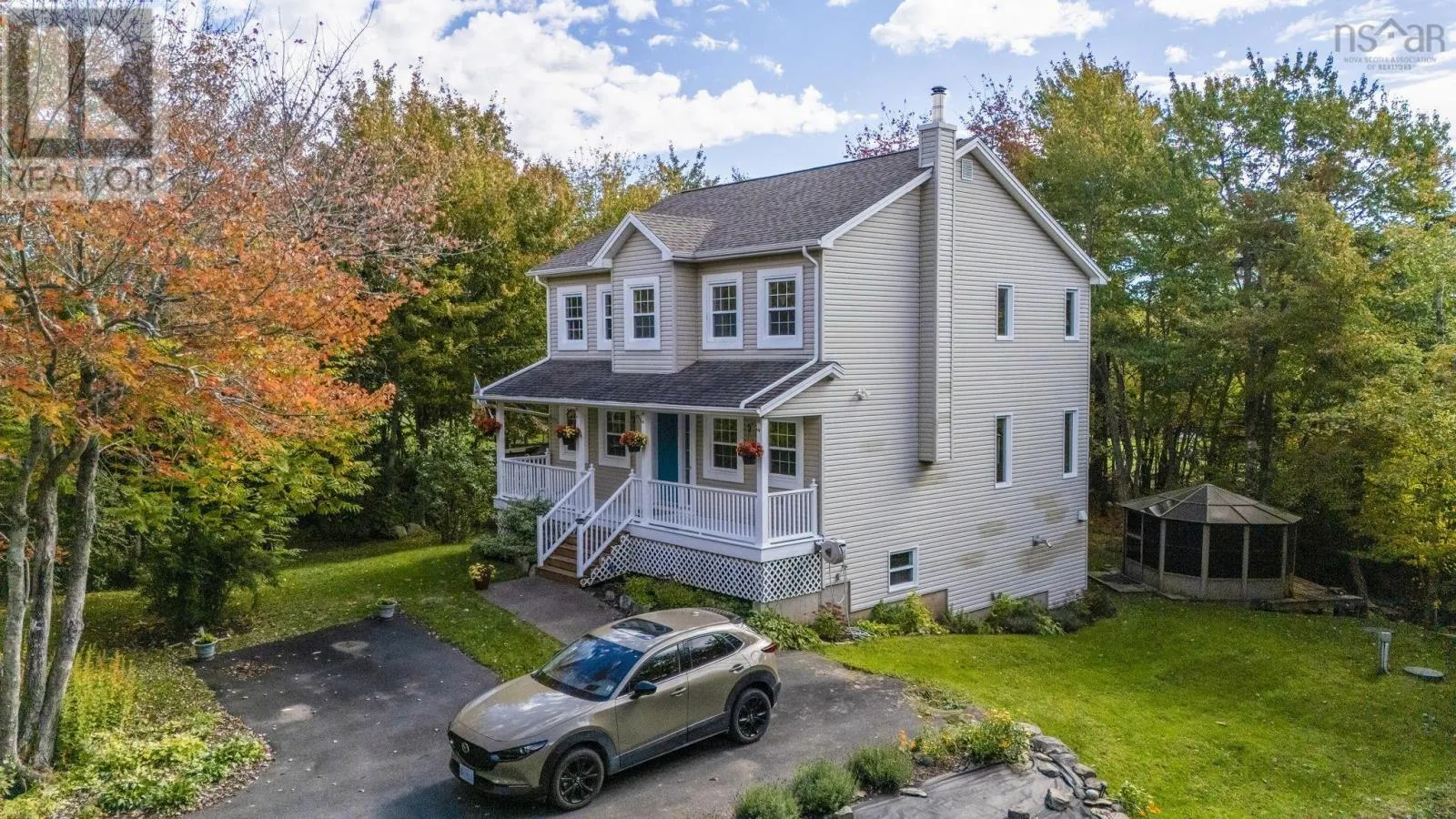 88 Lochmoor Lane
